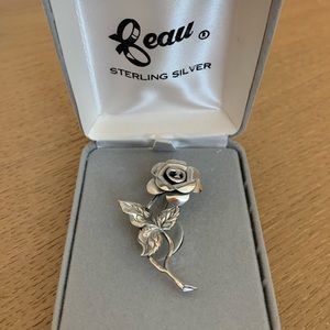 Sterling silver flower brooch!
